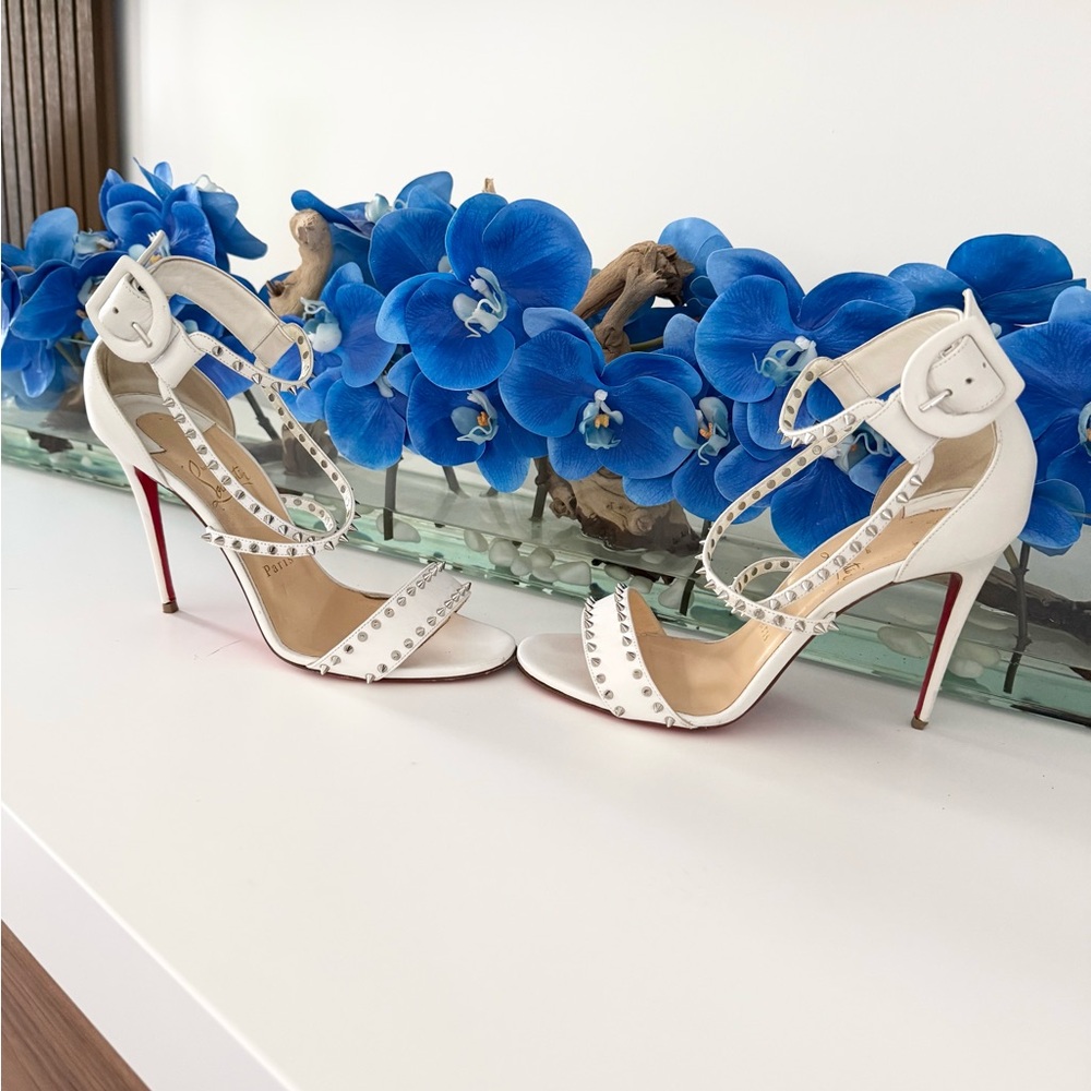 Christian Louboutin Choca Spikes 100 sandals in white leather - Picture 5 of 10